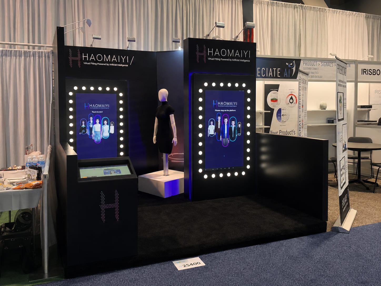 10’x10’ CES Booth Design for AI Virtual Fitting Technology