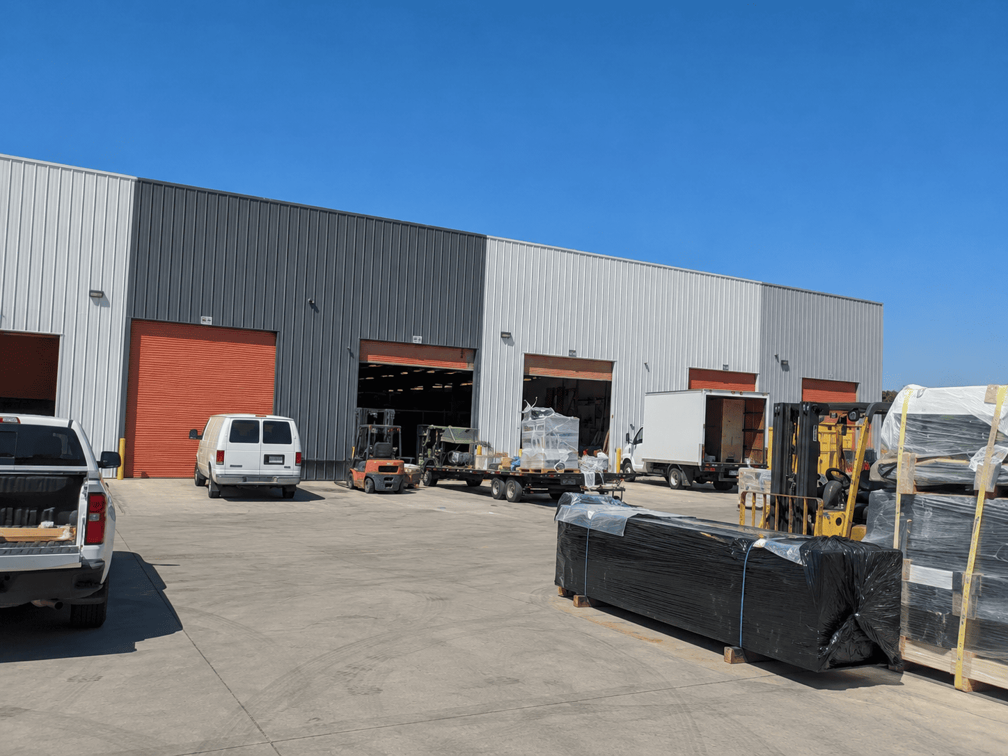 Warehouse staging and material handling for exhibit booth projects
